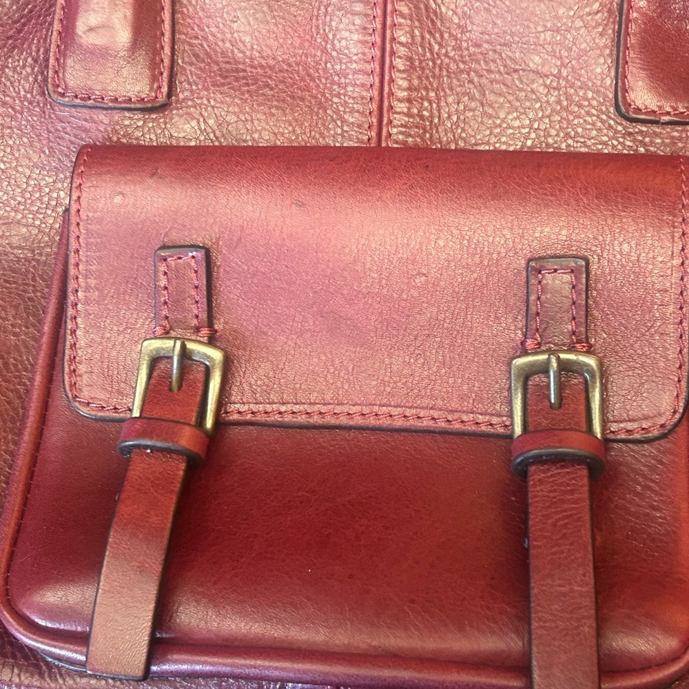 Beautiful Sundance handbag leather made in Italy.. never used.. deep burgundy